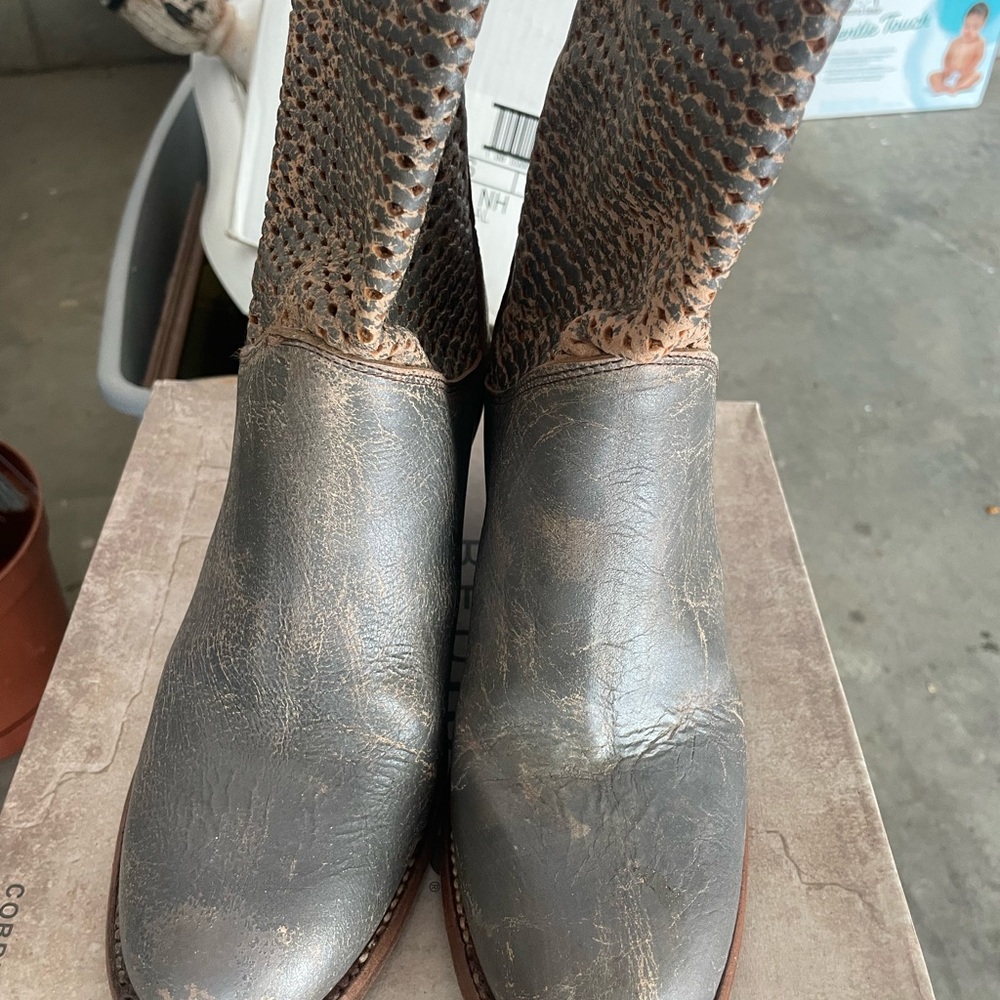 Stylish Gray Leather Women's Boots